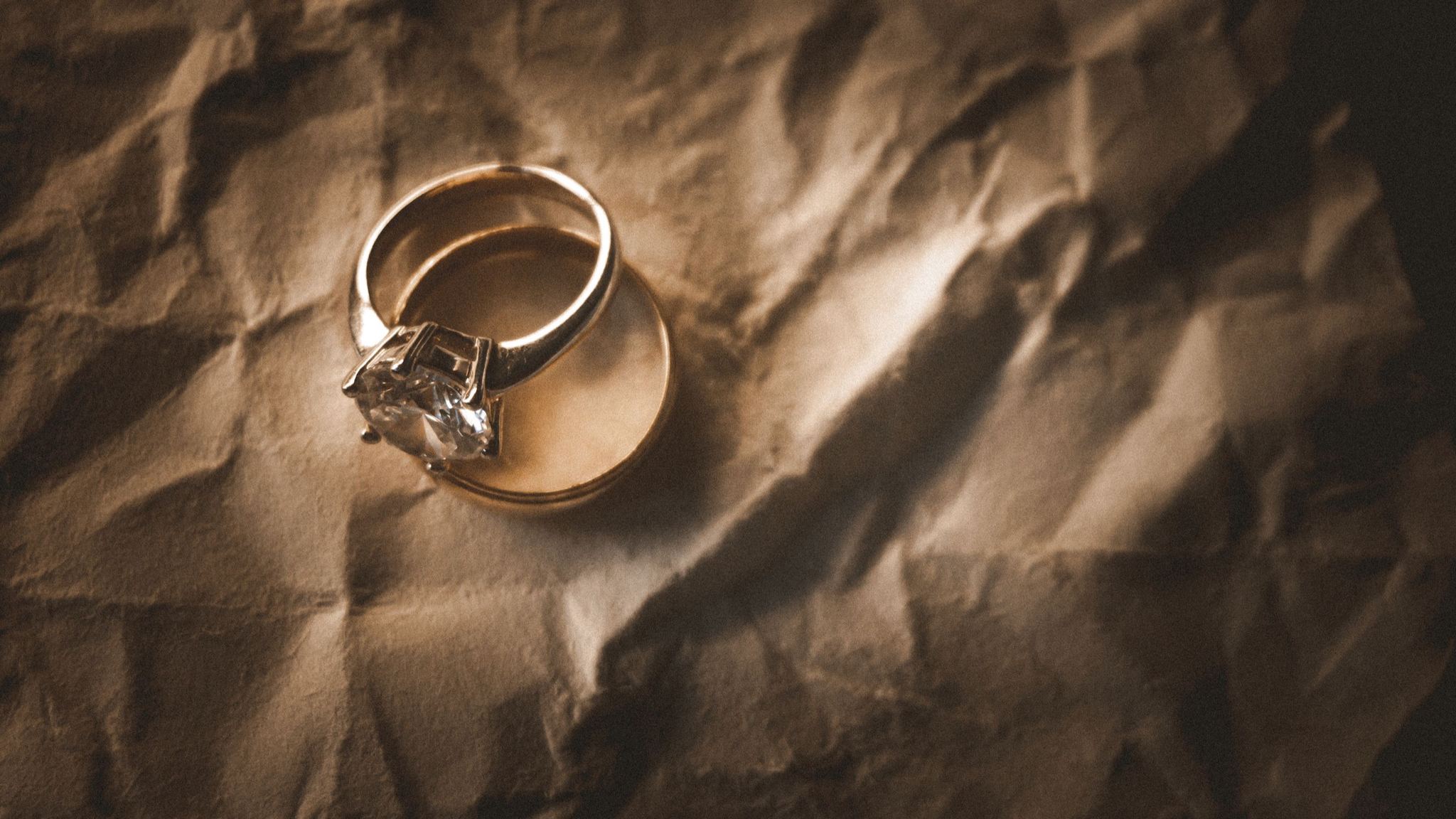 Anillos de compromiso de GoldSphere